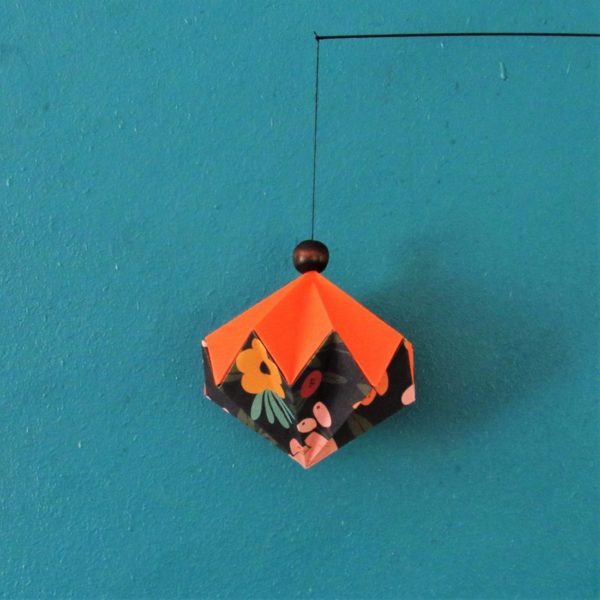Mobile de diamants en origami