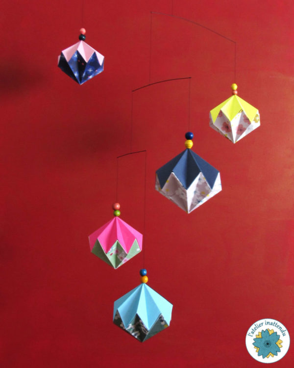 Mobile de diamants en origami