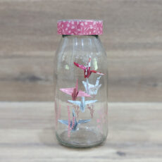 Suspension de grues en origami en bouteille création unique fait main en france