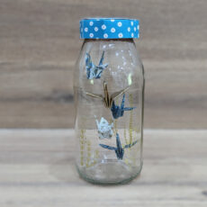 Suspension de grues en origami en bouteille création unique fait main en france